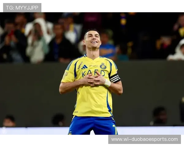 足球巨星伤疤背后的拼搏故事与不为人知的坚韧历程