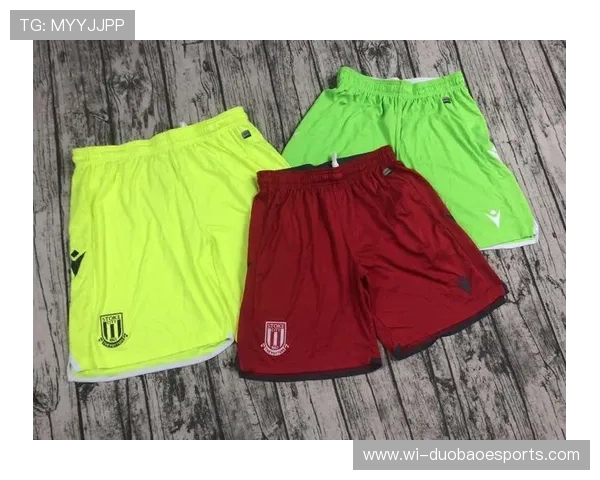 足球球星都在用的运动单肩包你也值得拥有提升运动时尚感的必备装备 足球球星都在用的运动单肩包你也值得拥有提升运动时尚感的必备装备