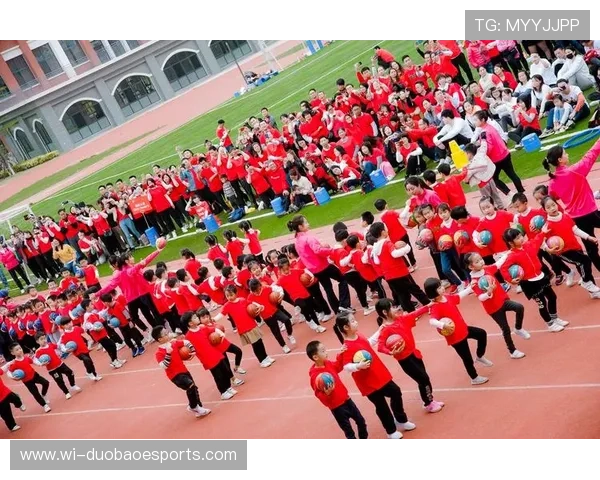 足球球星耳洞造型引热议彰显个性时尚与赛场内外风采 足球球星耳洞造型引热议彰显个性时尚与赛场内外风采