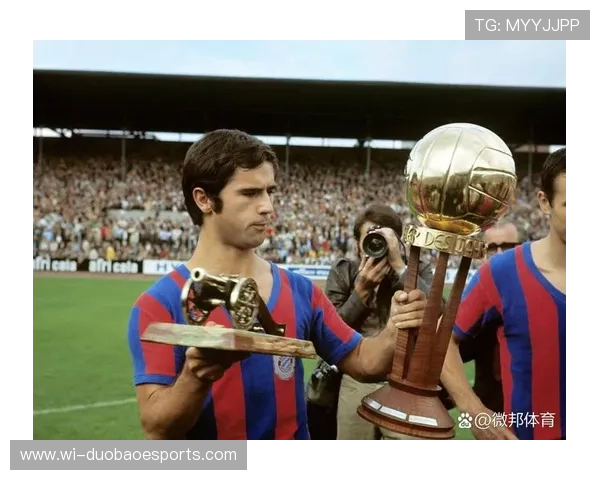 足球解说员讲述球星荣誉背后的传奇故事与成就 足球解说员讲述球星荣誉背后的传奇故事与成就